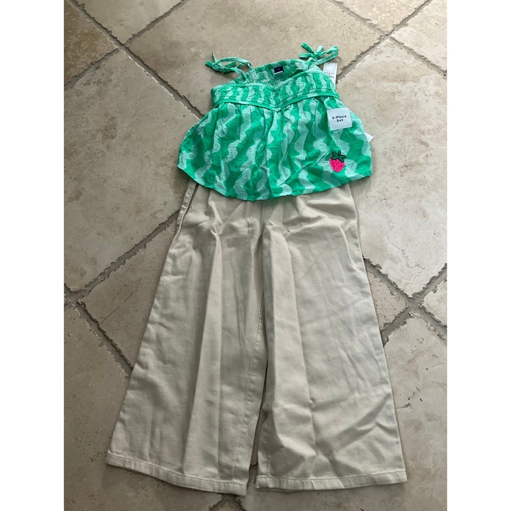 New Girls 5T Old Navy wide leg pants and green strawberry top - outfit